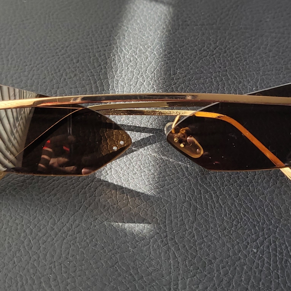 Source Unknown Gold Frame Sunglasses